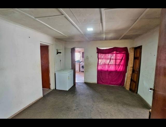 3 BEDROOM HOUSE FOR SALE IN RENSBURG